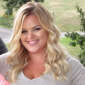 Meet your Posher, Hilary